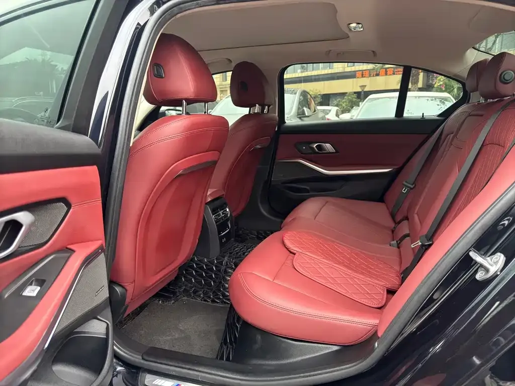 BMW 3 Series 2024 из CN, фото 2