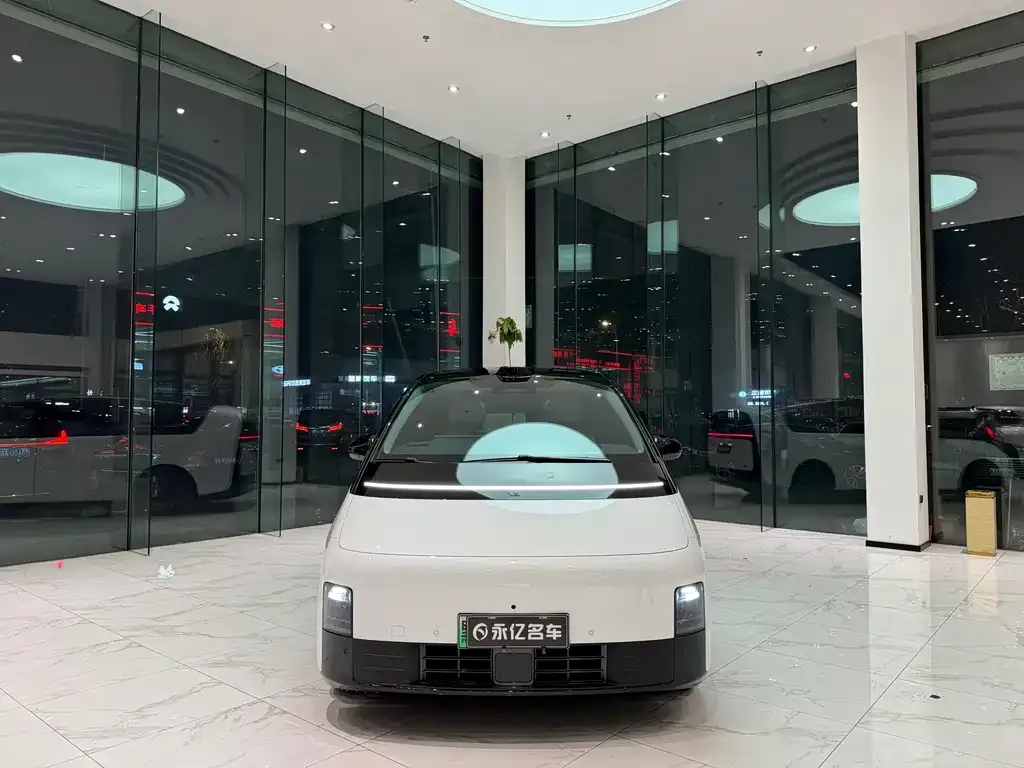 Li Auto MEGA — фото 1