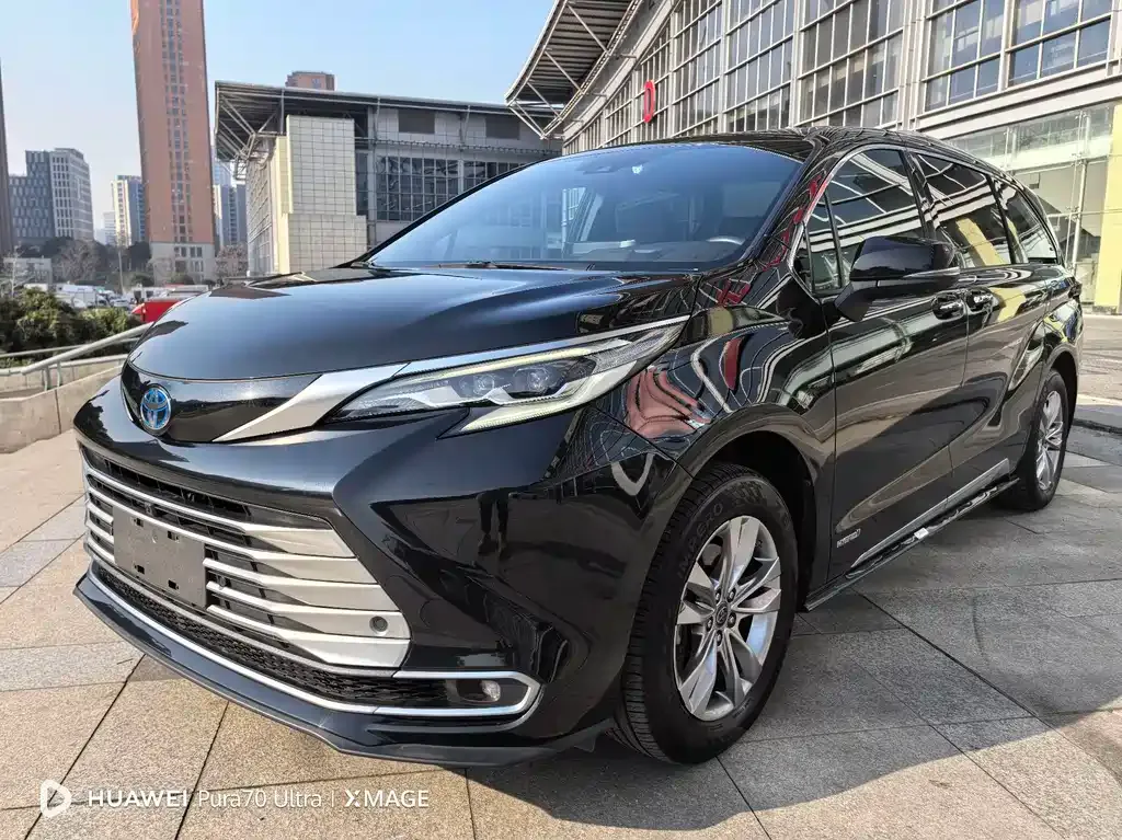 Toyota Sienna 2022 из CN, фото 1