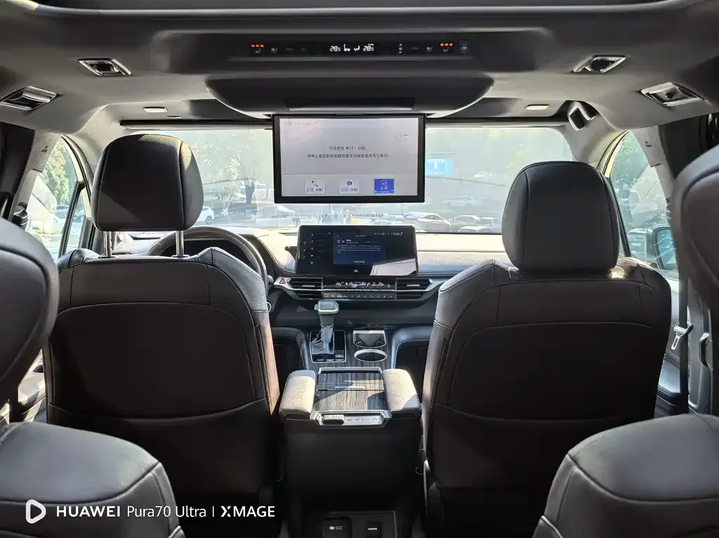Toyota Sienna 2022 из CN, фото 2