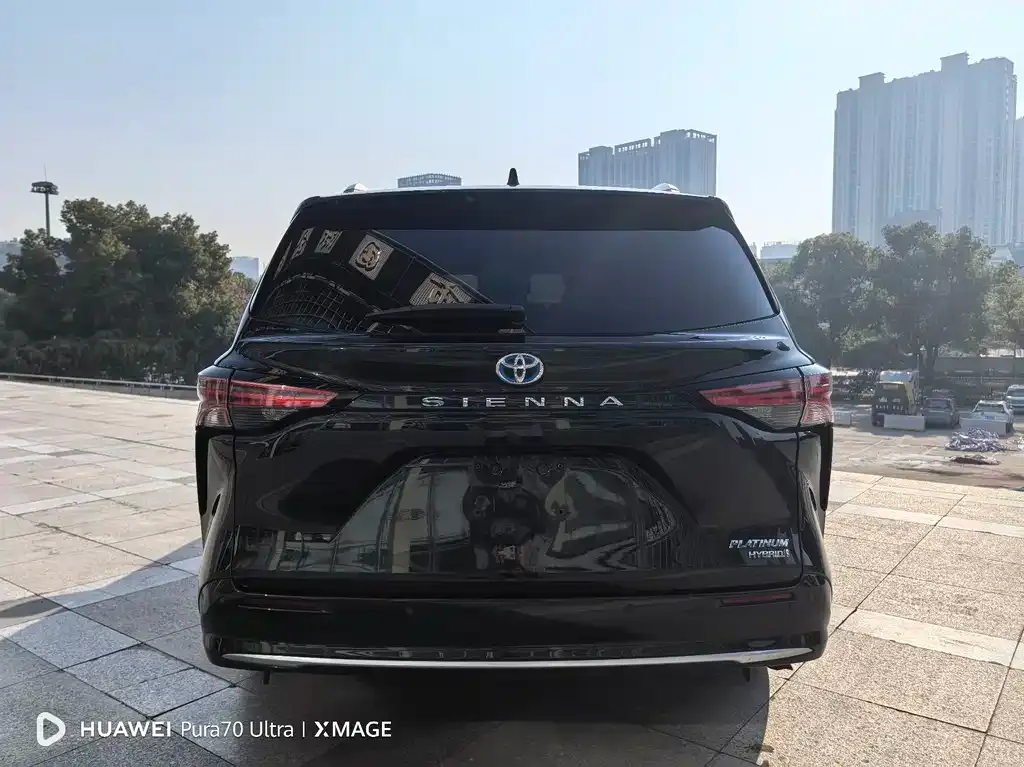 Toyota Sienna 2022 из CN, фото 3