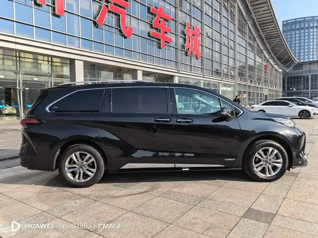 Toyota Sienna 2022 из CN, фото 10