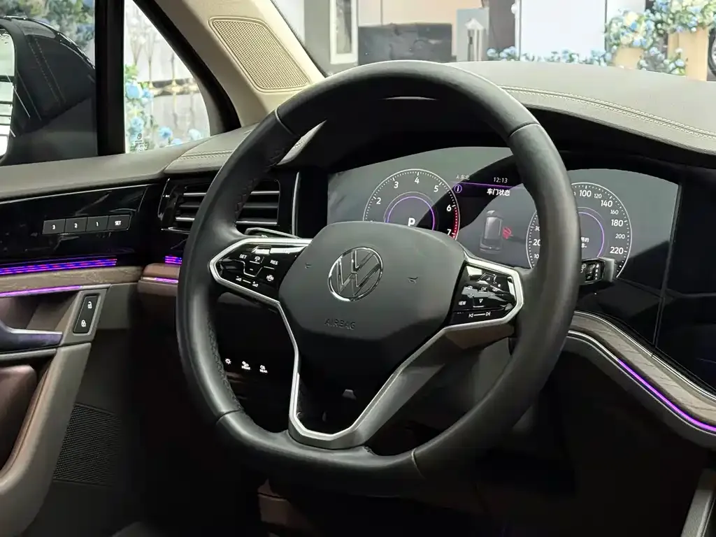 Volkswagen Touareg 2023 из CN, фото 8