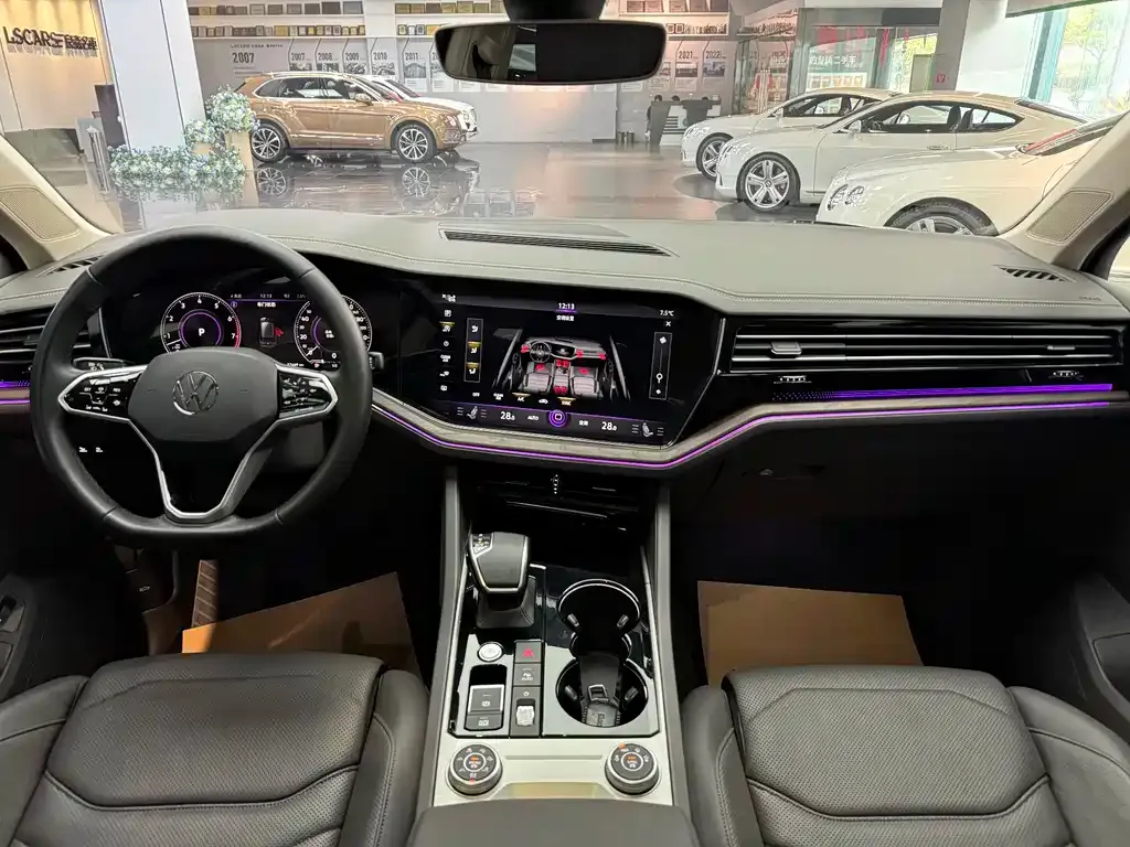 Volkswagen Touareg 2023 из CN, фото 10