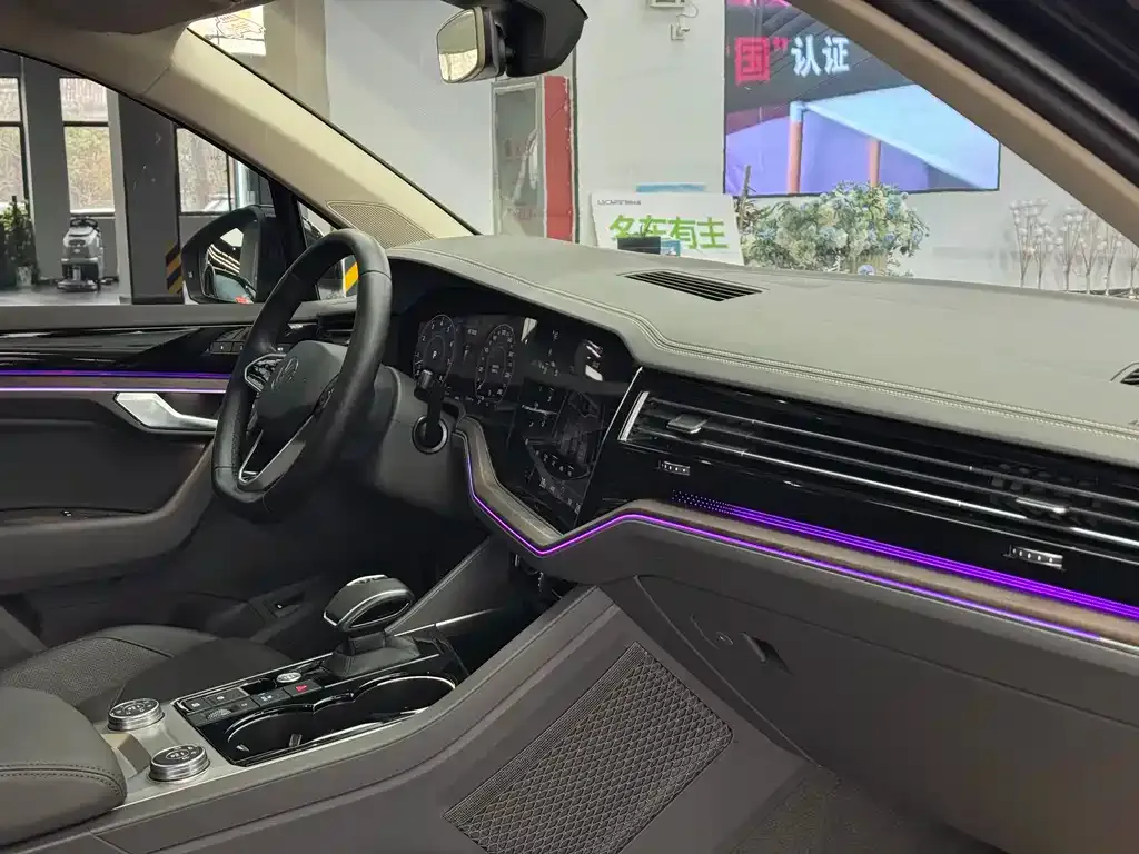 Volkswagen Touareg 2023 из CN, фото 9