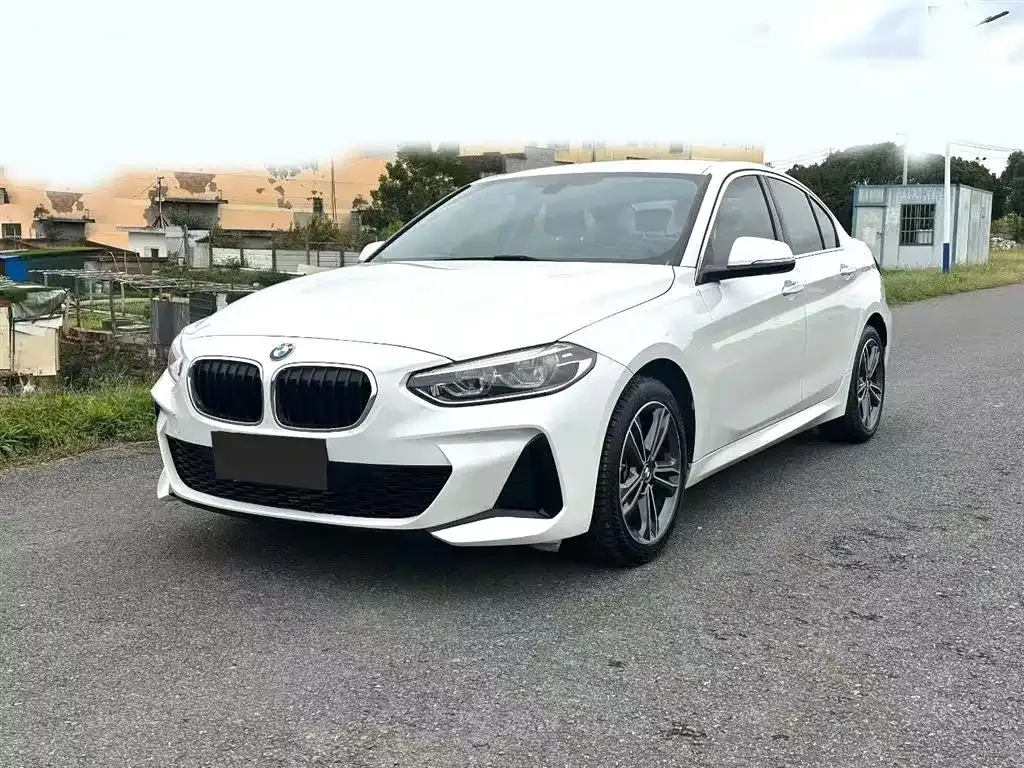 BMW 1 Series 2021 из CN, фото 1