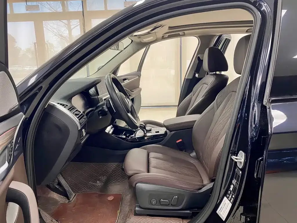 BMW X3 2024 из CN, фото 2