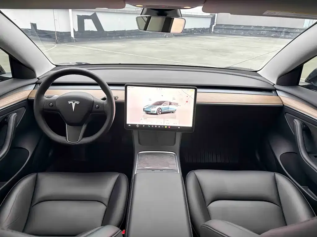 Tesla Model 3 — фото 5