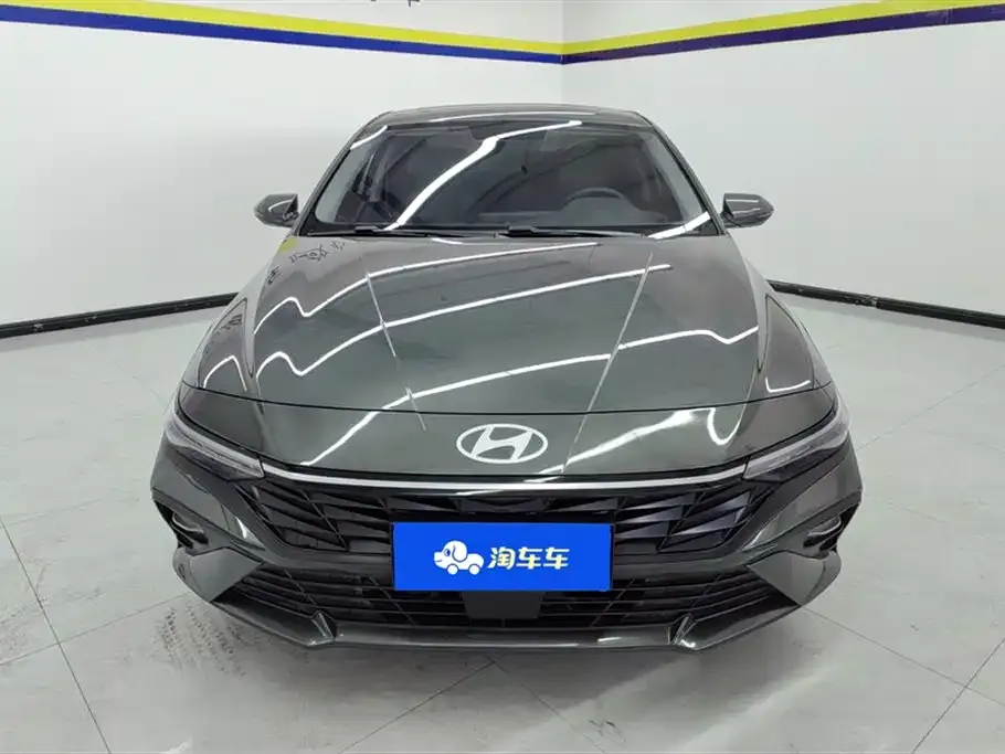 Hyundai Elantra — фото 2