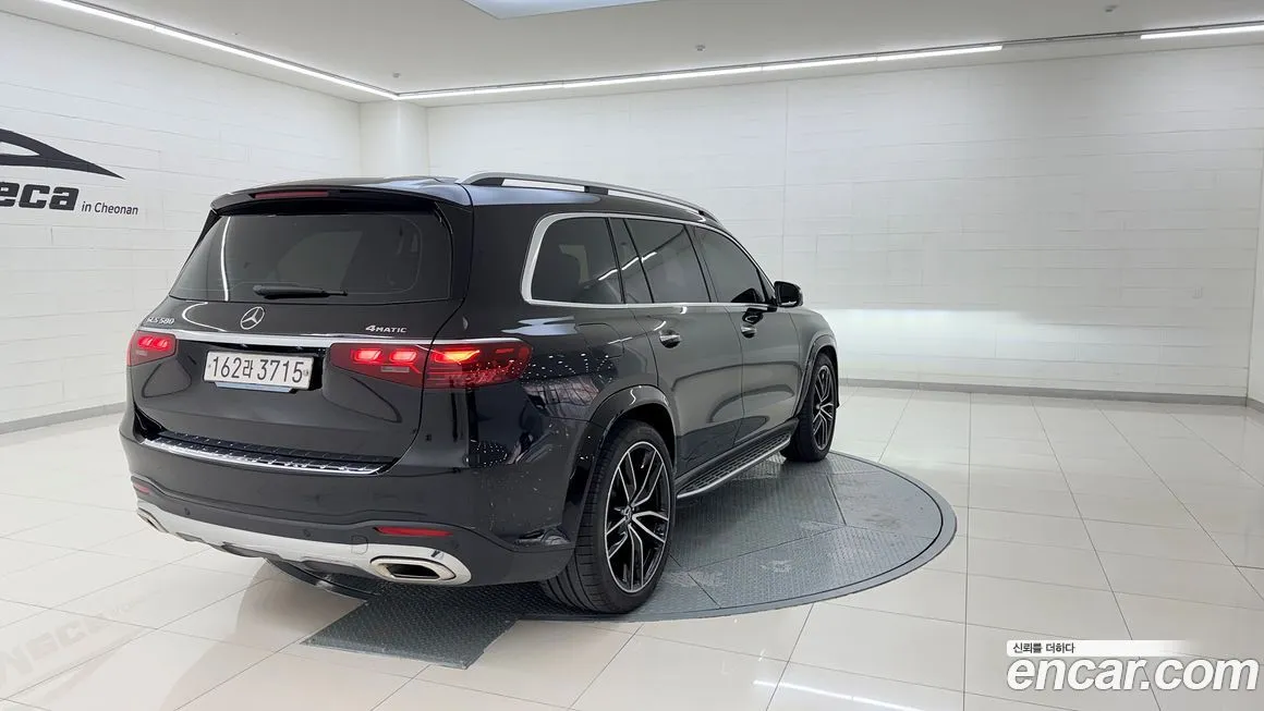 Mercedes-Benz GLS-Class — фото 8