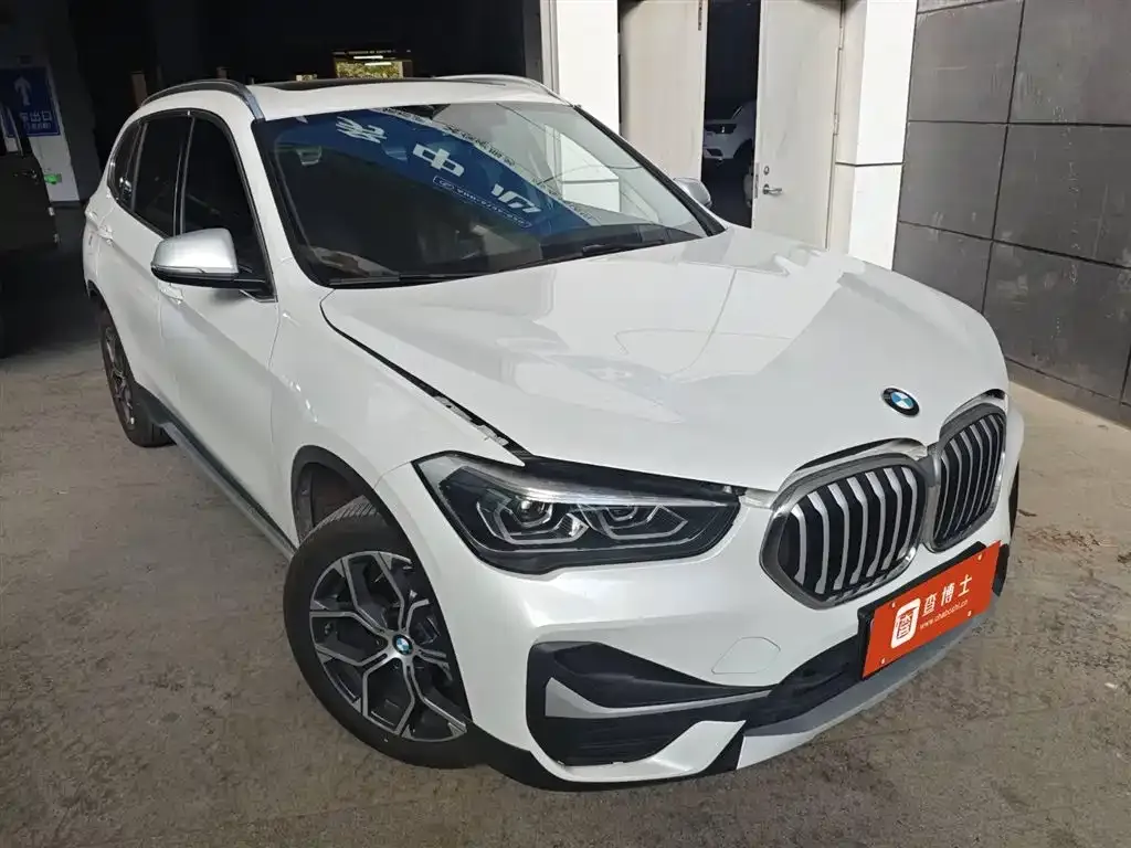 BMW X1 — фото 8