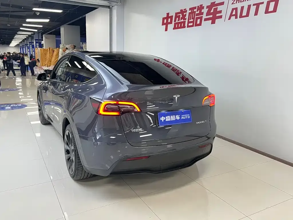 Tesla Model Y — фото 7