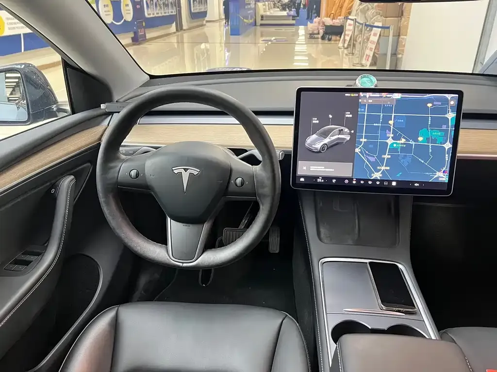 Tesla Model Y — фото 4