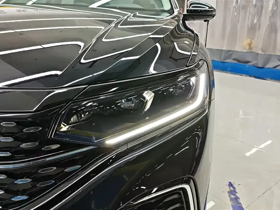 Volkswagen Passat 2023 из CN, фото 9