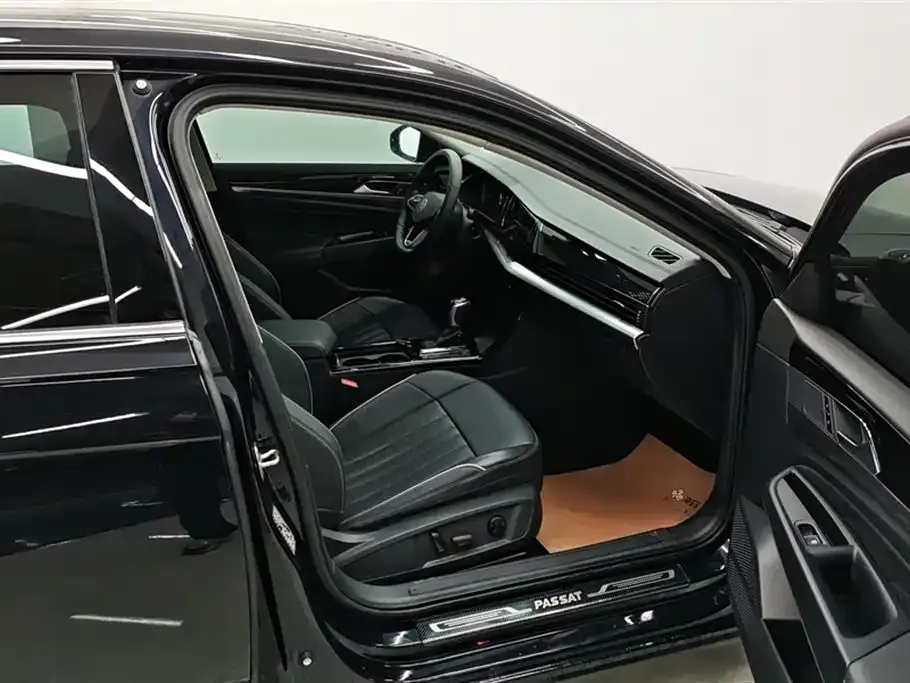 Volkswagen Passat 2023 из CN, фото 2