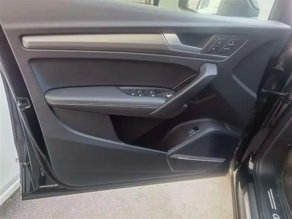 Audi Q5L 2023 из CN, фото 4