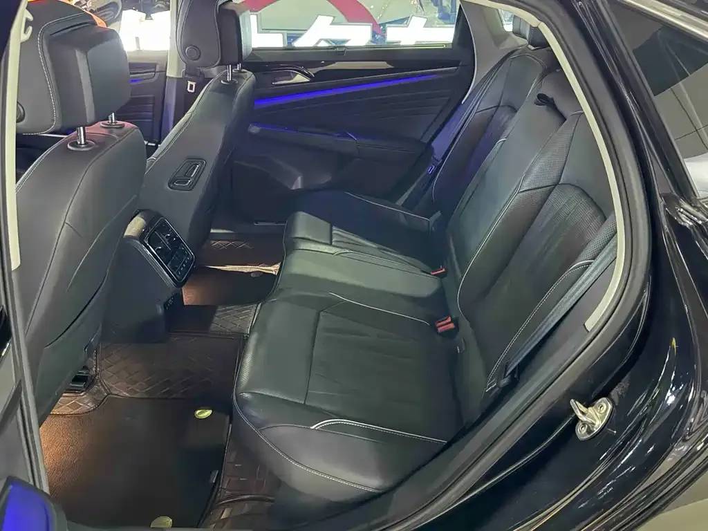 Volkswagen Passat 2023 из CN, фото 8