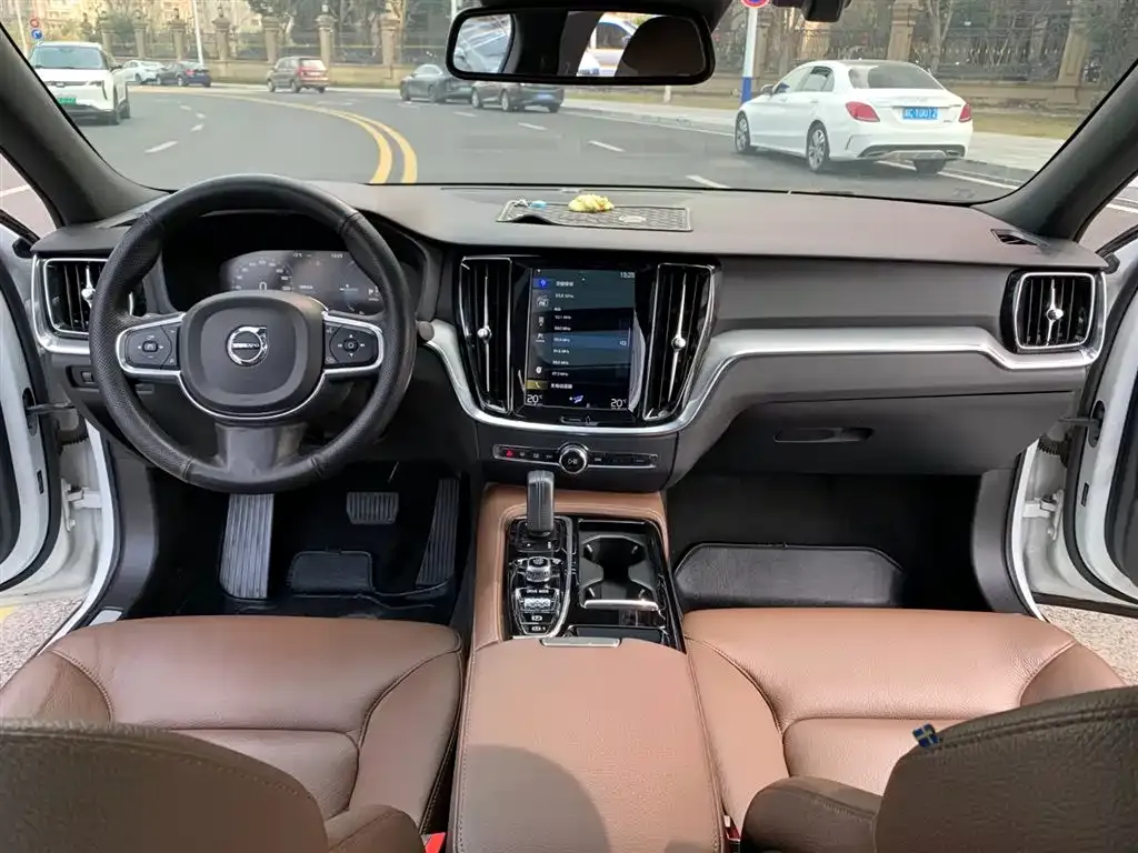 Volvo S60 PHEV 2021 из CN, фото 10