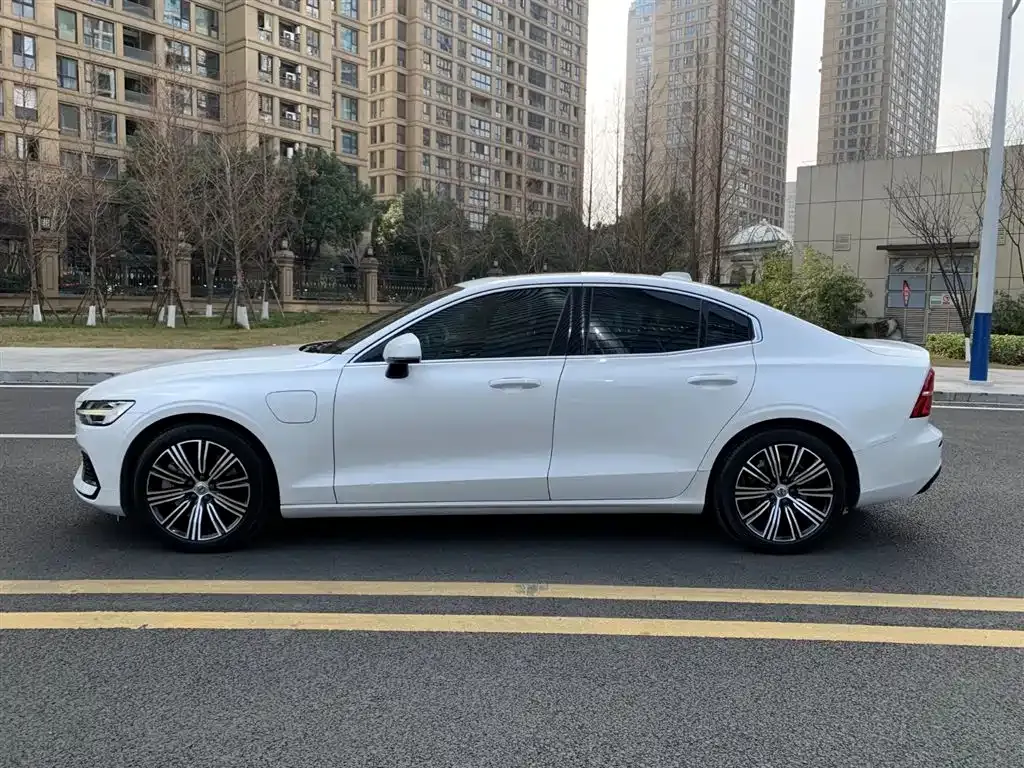 Volvo S60 PHEV 2021 из CN, фото 7