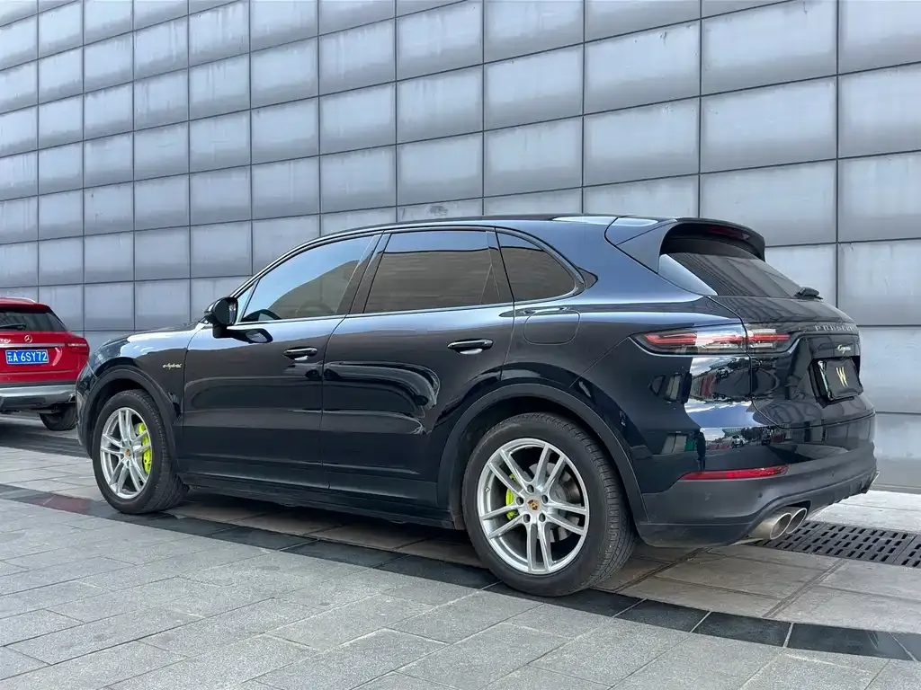 Porsche Cayenne Hybrid — фото 8