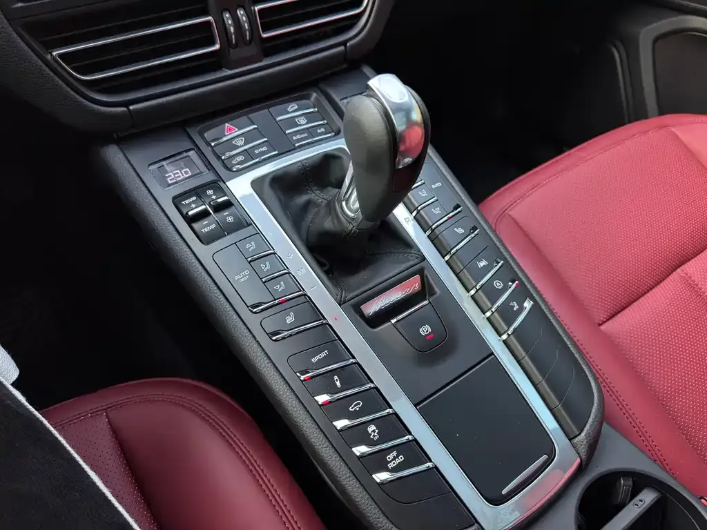 Porsche Macan 2021 из CN, фото 10