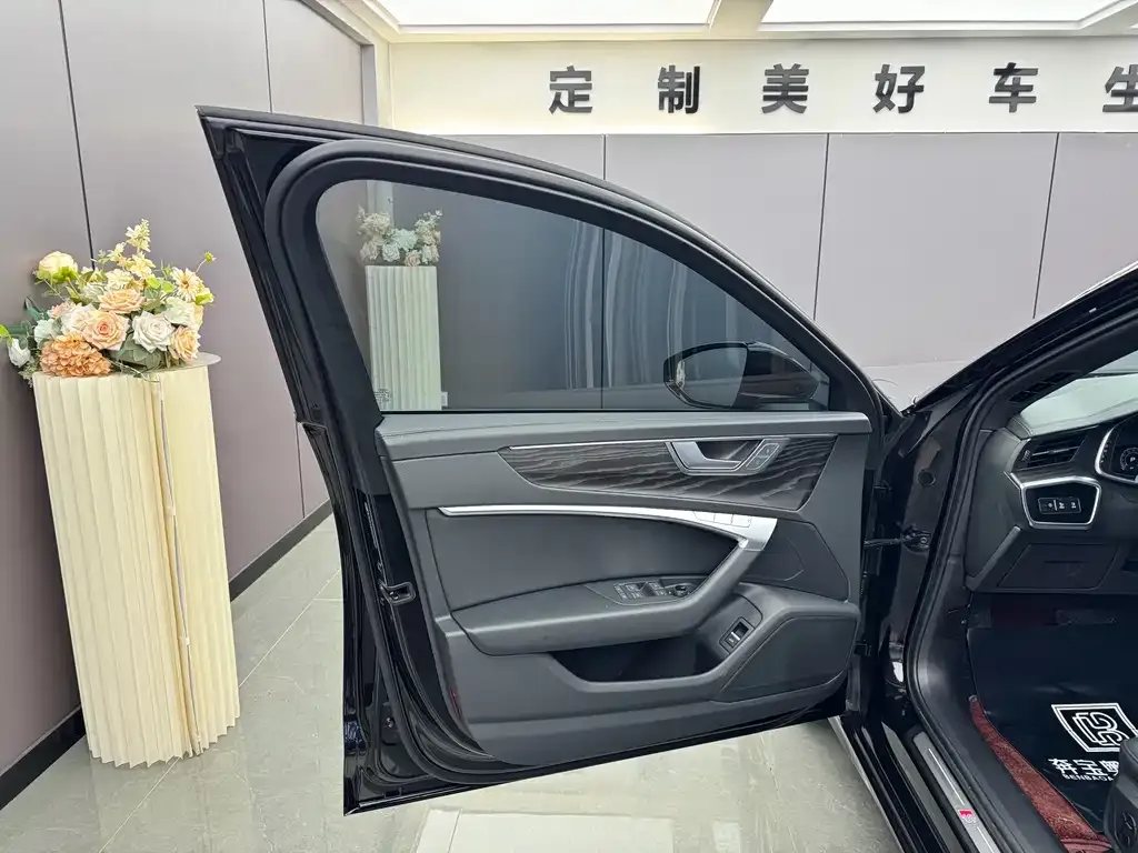 Audi A6L 2024 из CN, фото 5