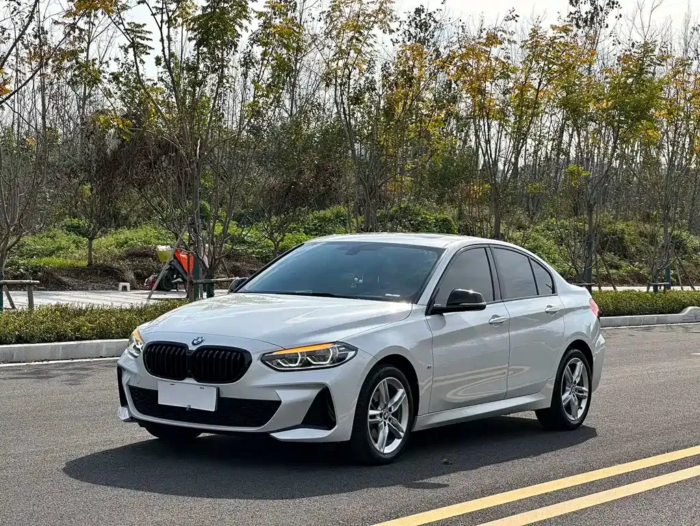 BMW 1 Series — фото 1