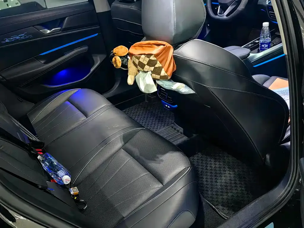 Volkswagen Passat 2025 из CN, фото 4