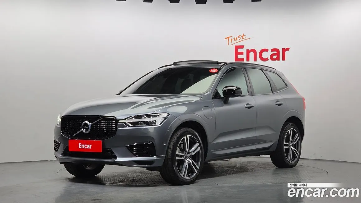 Volvo XC60 — фото 1