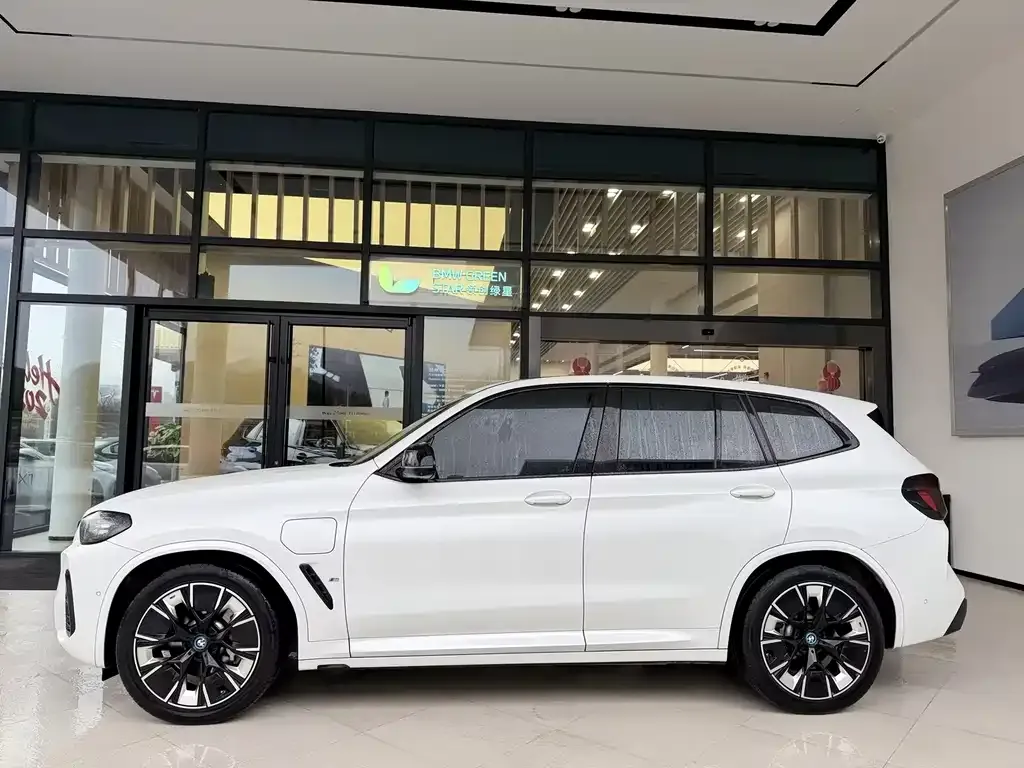 BMW iX3 2024 из CN, фото 6