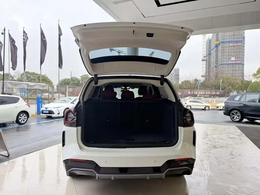 BMW iX3 2024 из CN, фото 8