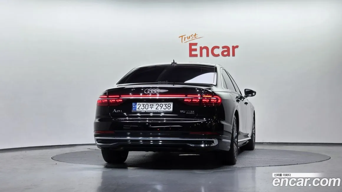 Audi A8 — фото 9