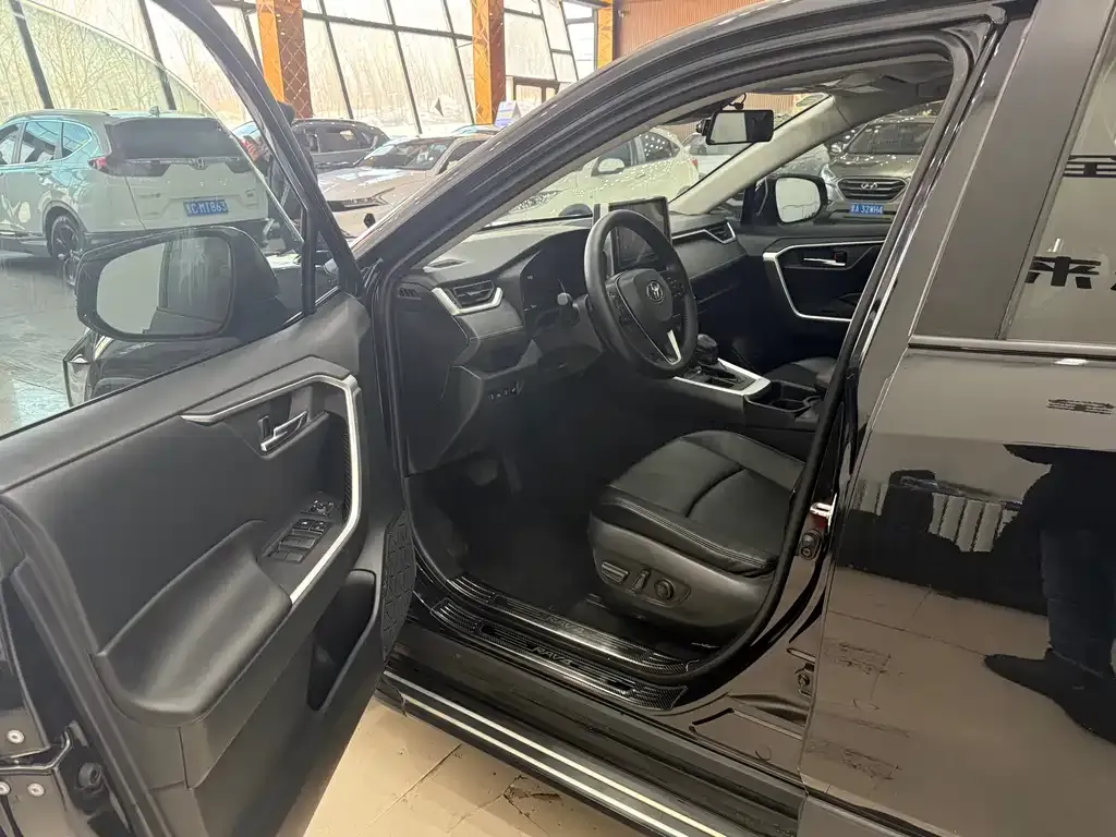 Toyota RAV4 2021 из CN, фото 4