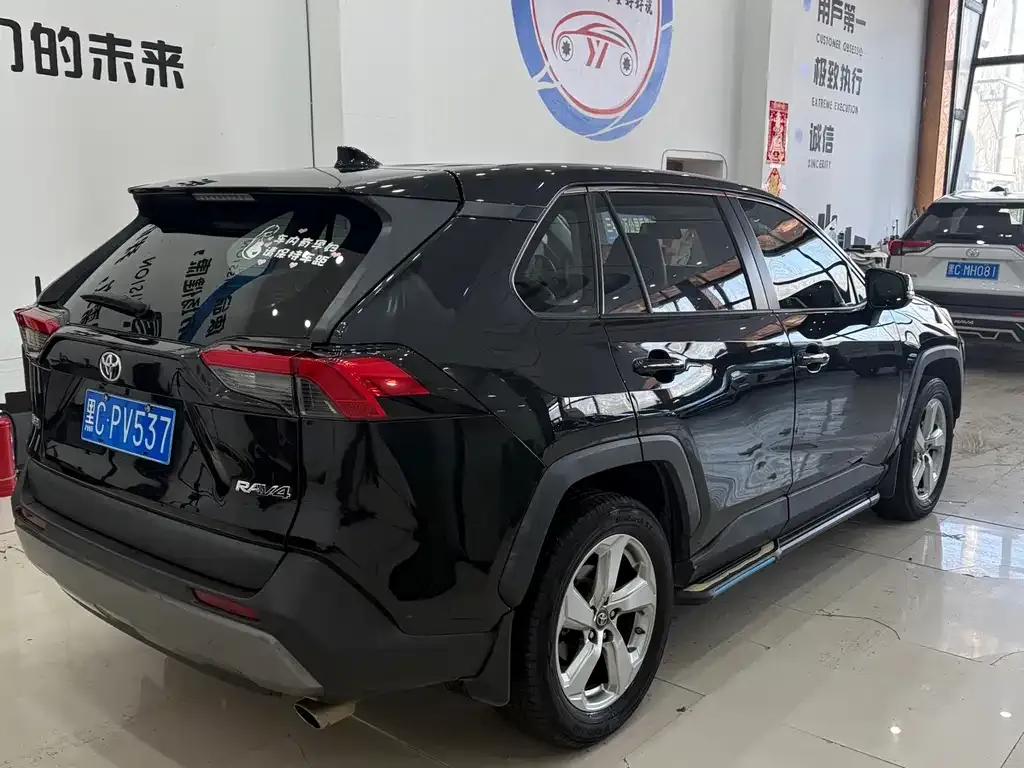 Toyota RAV4 2021 из CN, фото 2