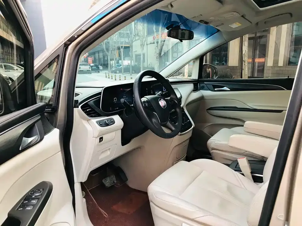 Buick GL8 2023 из CN, фото 2