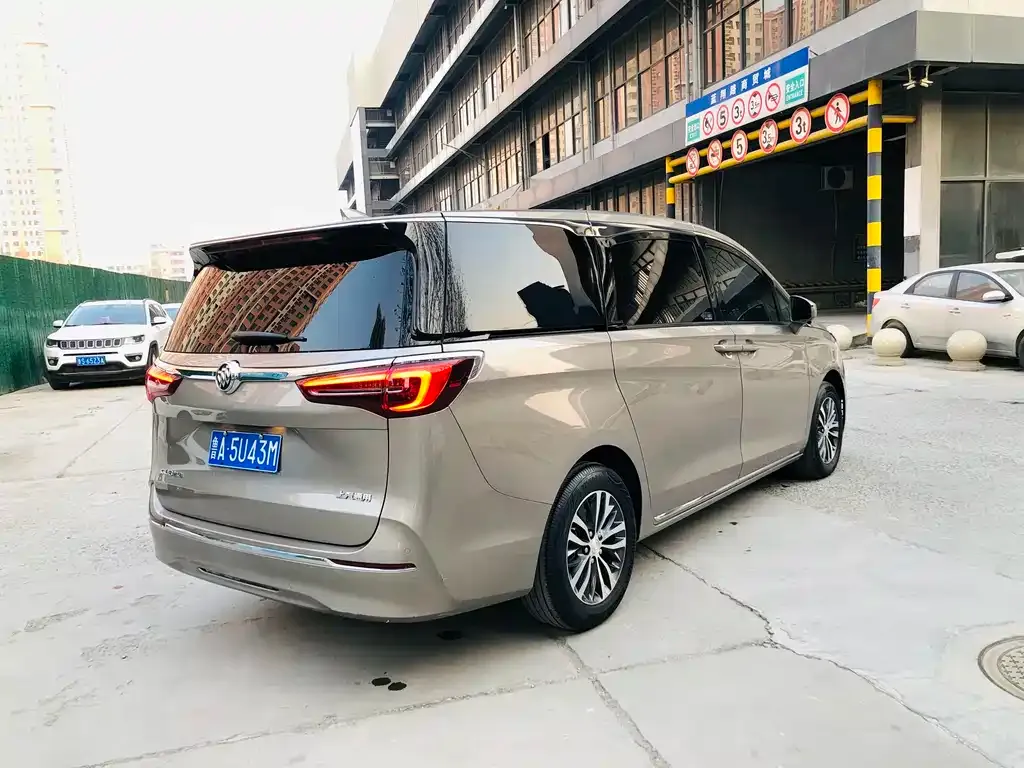 Buick GL8 2023 из CN, фото 5