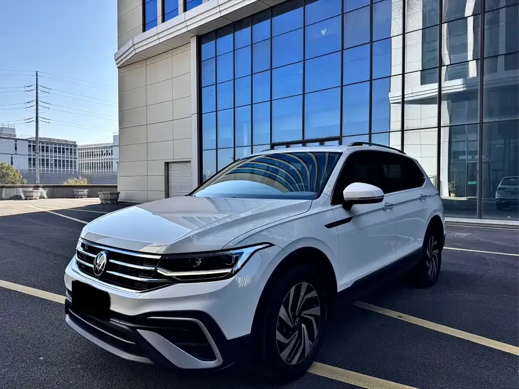 Volkswagen Tiguan L 2023 из CN, фото 1
