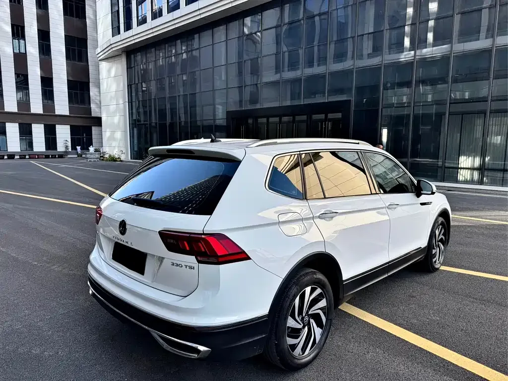 Volkswagen Tiguan L 2023 из CN, фото 9