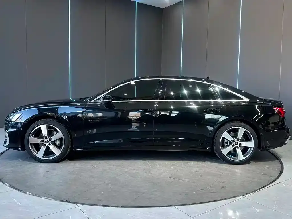 Audi A6L — фото 2