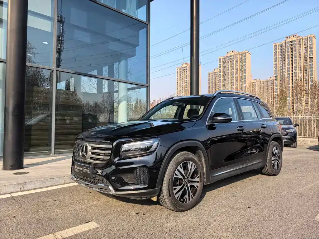 Mercedes-Benz GLB — фото 1