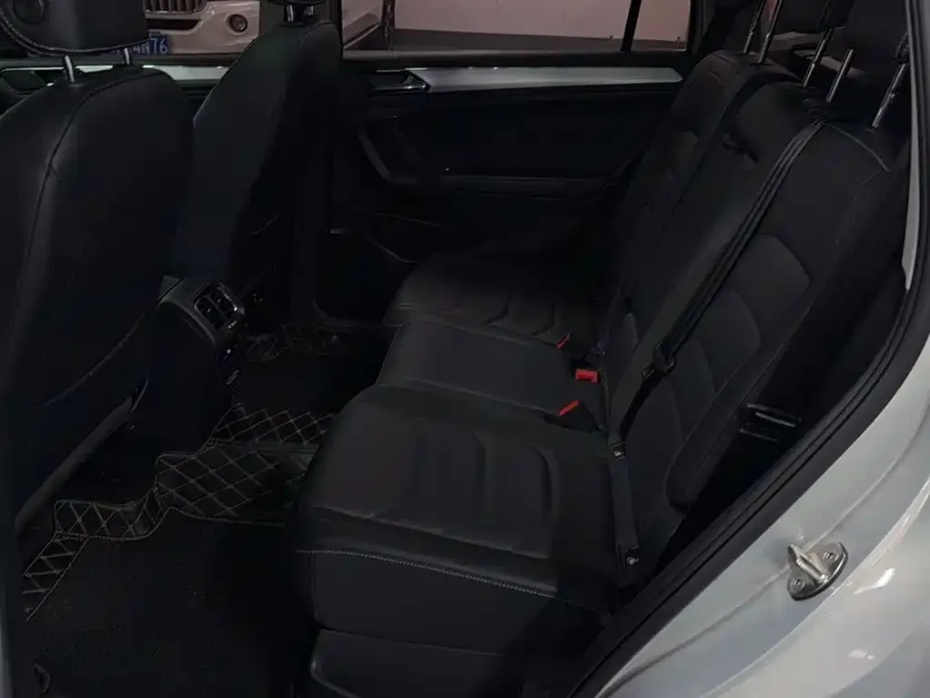 Volkswagen Tiguan L 2021 из CN, фото 2