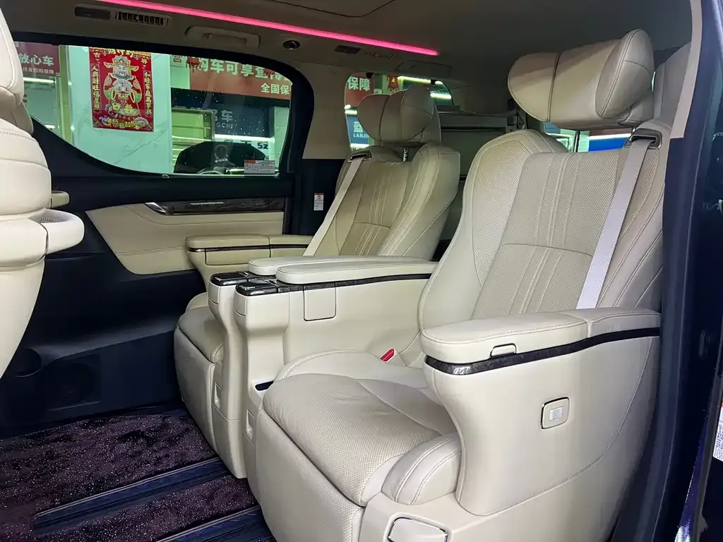 Toyota Vellfire 2022 из CN, фото 6