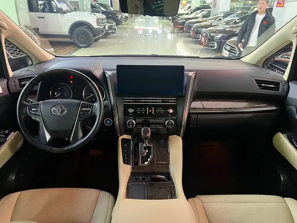 Toyota Vellfire 2022 из CN, фото 2