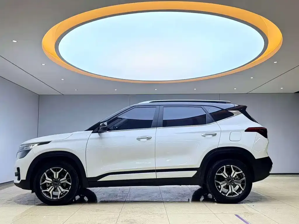 Kia KX3 2022 из CN, фото 10