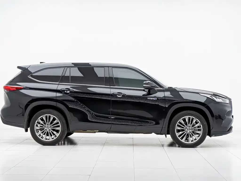 Toyota Highlander — фото 10