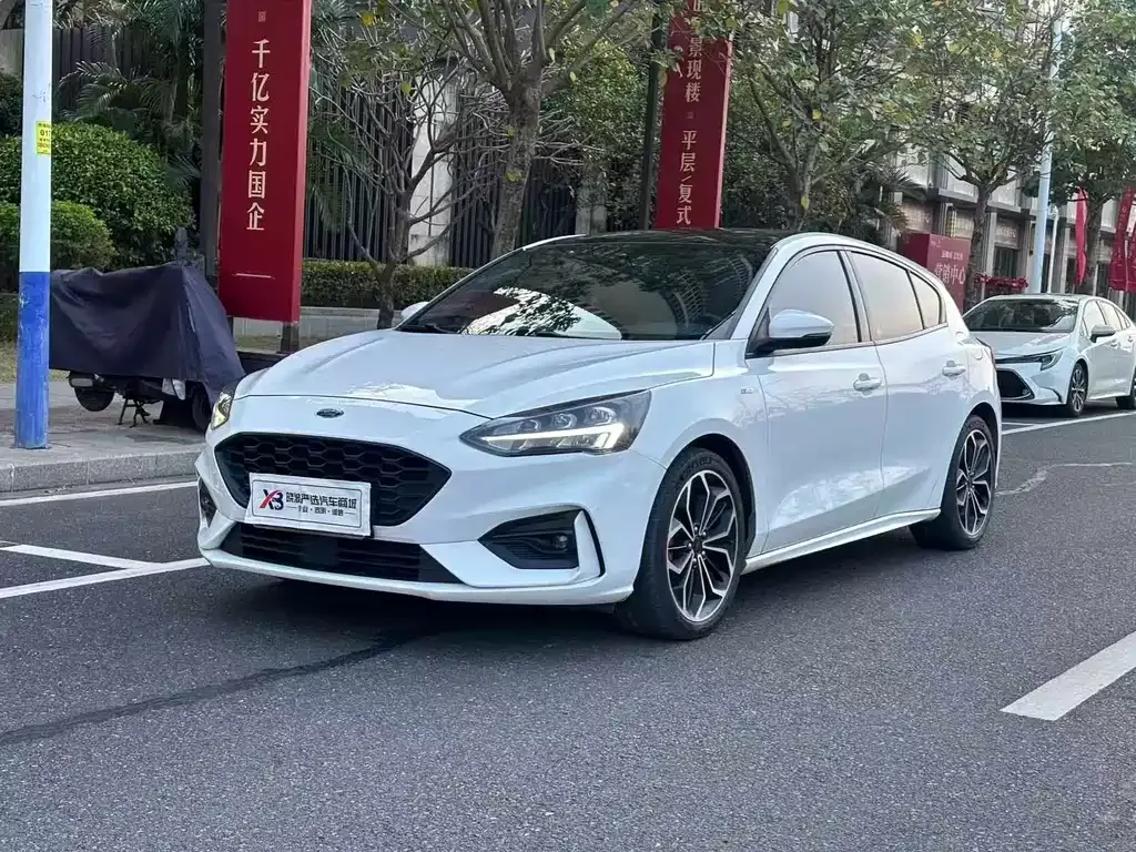 Ford Focus 2022 из CN, фото 1