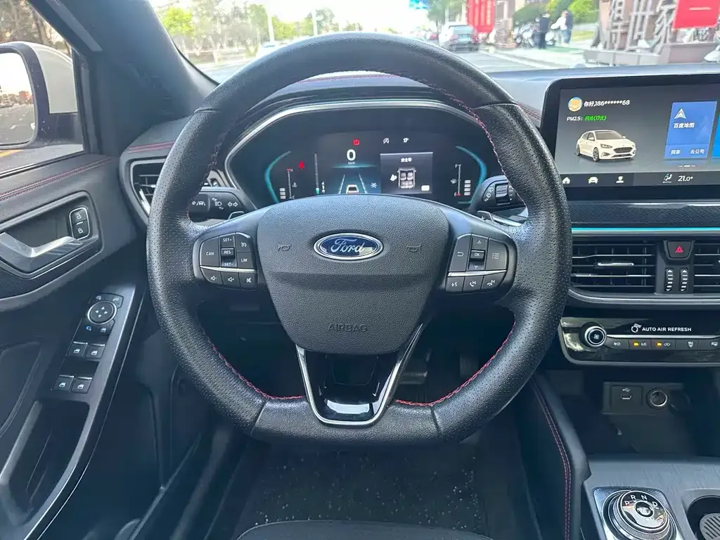 Ford Focus 2022 из CN, фото 2