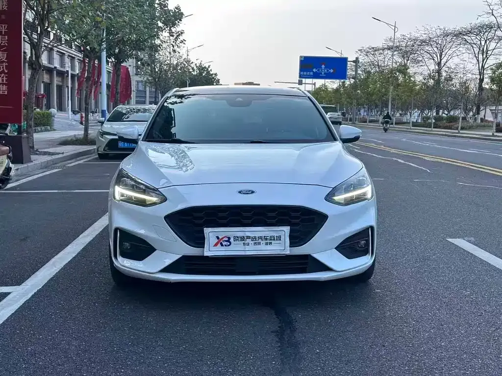 Ford Focus 2022 из CN, фото 5