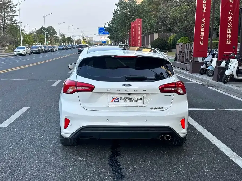 Ford Focus 2022 из CN, фото 4