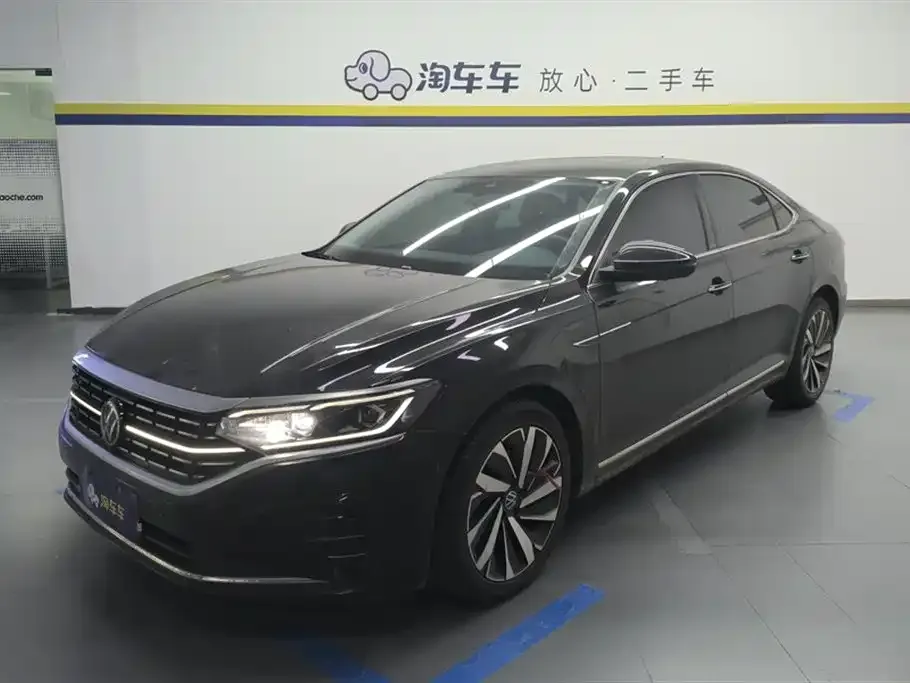 Volkswagen Passat — фото 1
